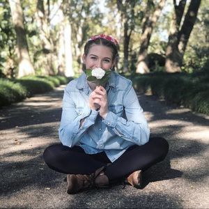 Meet your Posher, Madeline